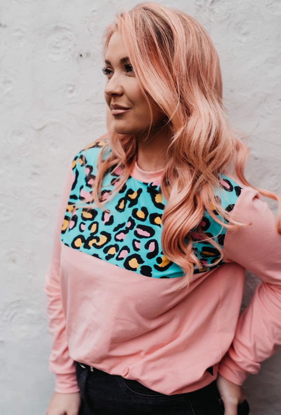 Candy pink/ turquoise leopard lightweight jumper